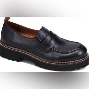 NEW Bueno Annie Loafer
